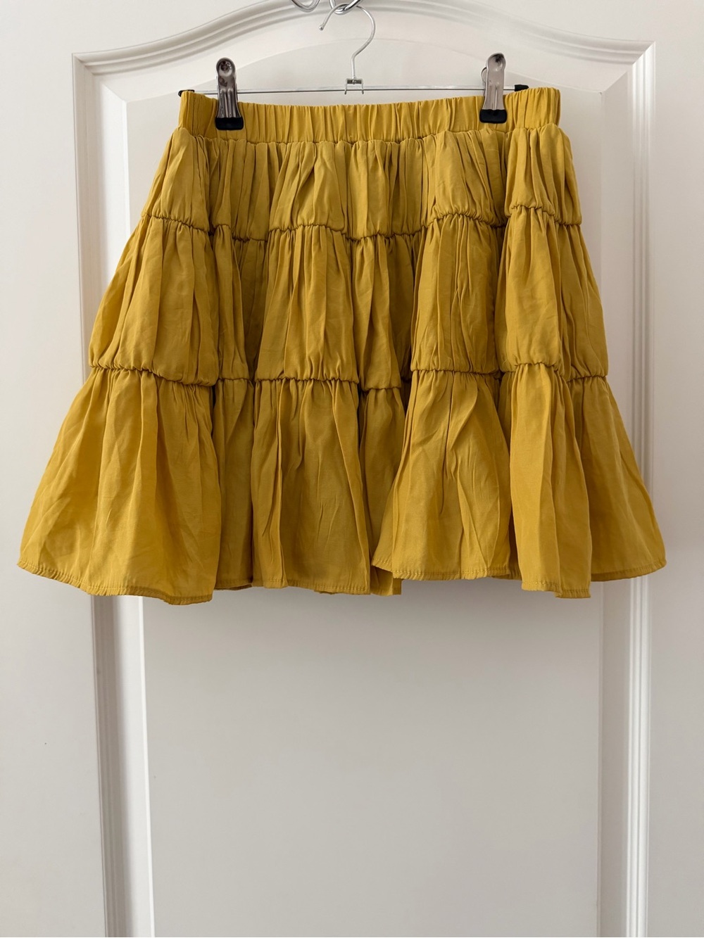 Vestique Mustard Yellow Tiered Ruffle Mini Skirt Elastic Waist Size Medium